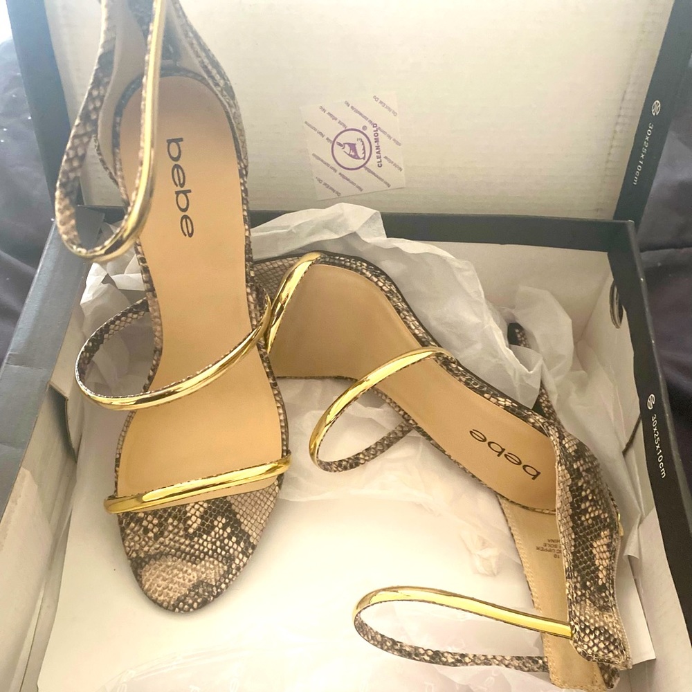 Sexy three strap zip up heels